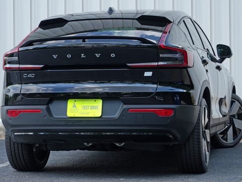 Used 2022 Volvo C40 P8 Recharge Ultimate AWD/4WD image 4
