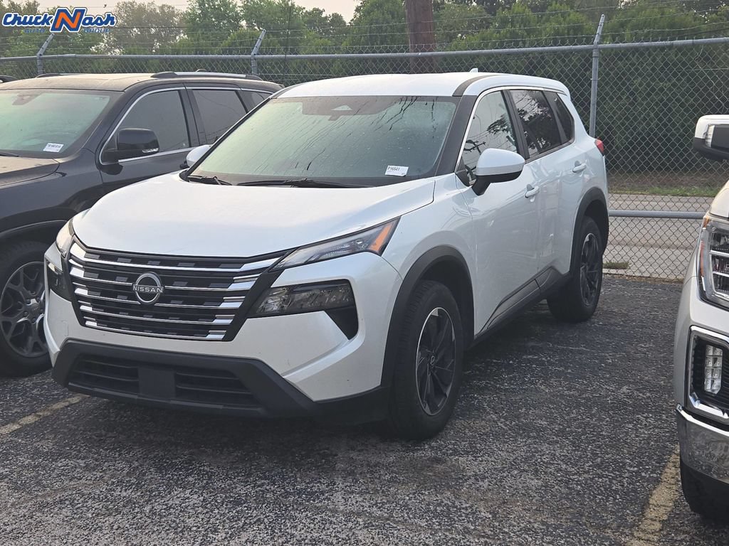 Used 2025 Nissan Rogue SV AWD/4WD image 3