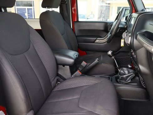 Used 2013 Jeep Wrangler Sport AWD/4WD image 21