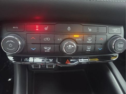 Used 2024 Dodge Durango SXT w/ Trailer Tow Group IV image 19