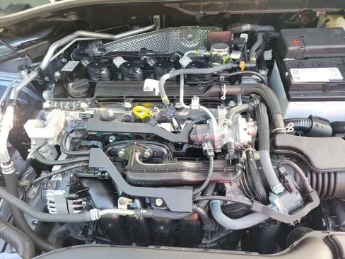 Used 2025 Toyota Corolla Cross L FWD image 34