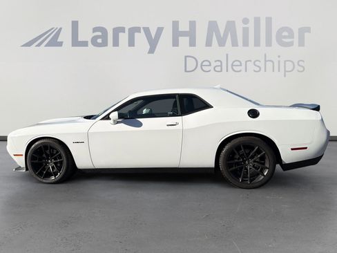 Used 2022 Dodge Challenger R/T w/ Plus Package image 5