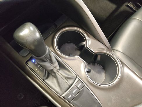 Used 2022 Toyota Camry SE w/ Convenience Package image 26