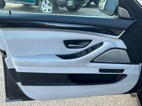 Used 2014 BMW M5 image 12
