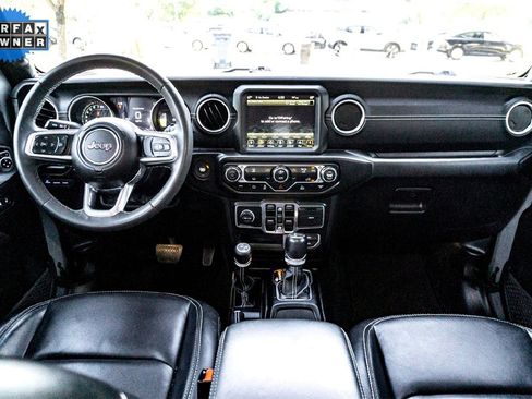 Used 2023 Jeep Wrangler Unlimited Sahara image 29