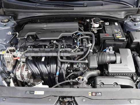 Used 2024 Hyundai Elantra SEL FWD image 30