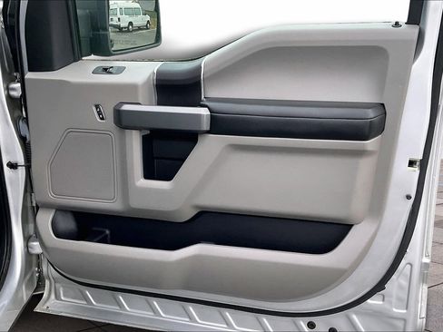 Used 2018 Ford F150 XLT AWD/4WD image 24
