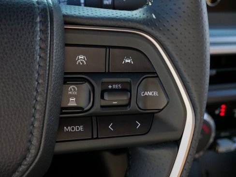 Certified 2025 Toyota 4Runner TRD Off-Road image 26