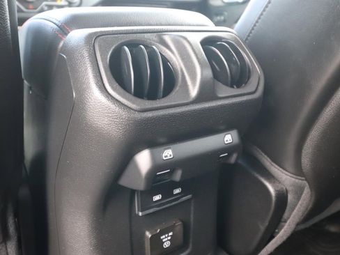 Used 2024 Jeep Wrangler Unlimited Rubicon image 12