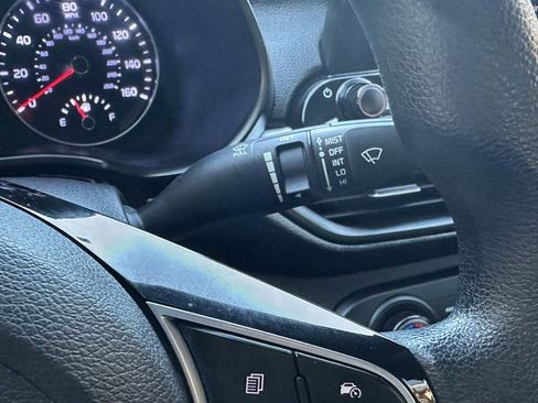 Used 2022 Kia Forte LXS w/ LXS Technology Package image 25