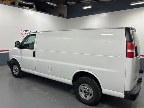 Used 2017 GMC Savana 2500 RWD image 5