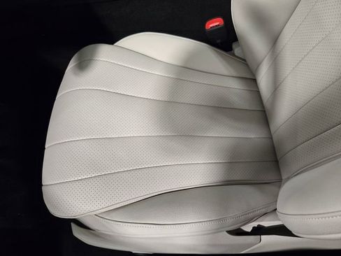 New 2026 Mercedes-Benz E 450 4MATIC Sedan image 13