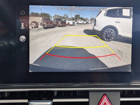 Used 2023 Hyundai Elantra Limited image 20