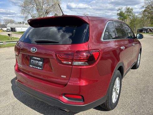Used 2019 Kia Sorento AWD image 3