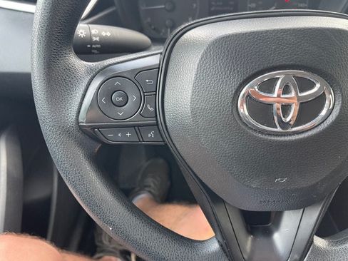 Used 2025 Toyota Corolla LE FWD image 14