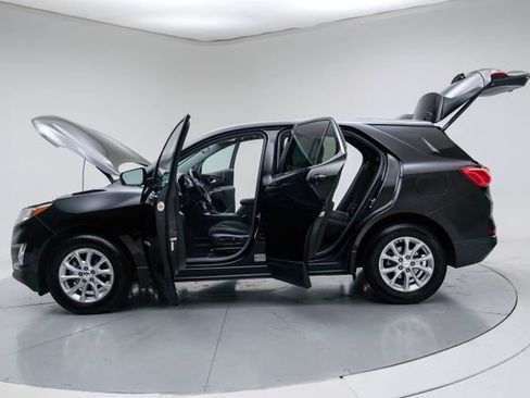 Used 2018 Chevrolet Equinox LT FWD image 18