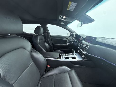 Used 2022 Kia Stinger GT1 image 14