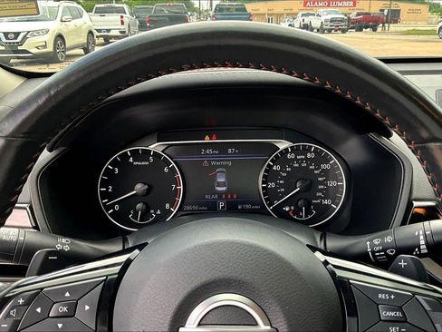 Used 2023 Nissan Altima 2.5 SR w/ SR Premium Package FWD image 14