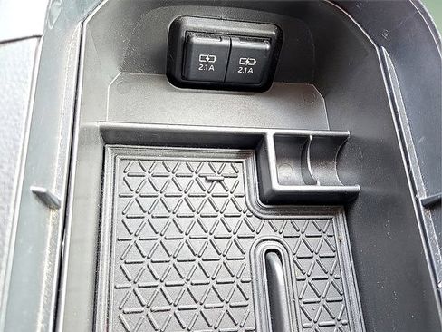 Used 2020 Toyota RAV4 XLE FWD image 21