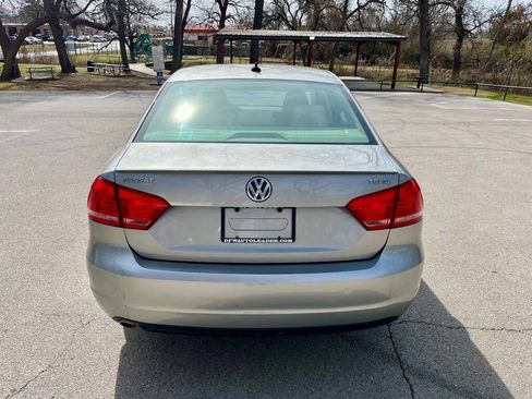 Used 2013 Volkswagen Passat TDI SE image 6