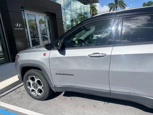 Used 2022 Jeep Compass Trailhawk w/ Trailhawk Convenience Group AWD/4WD image 9