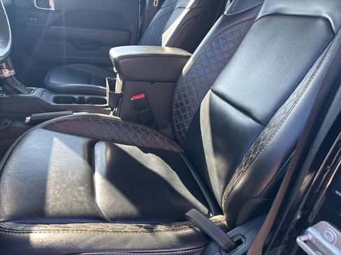 Used 2021 Jeep Gladiator Overland image 9