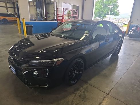 Used 2023 Honda Civic Sport image 4