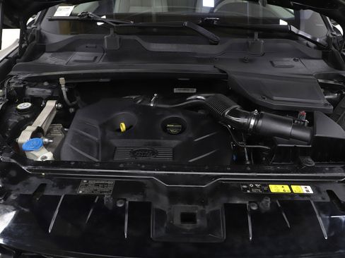 Used 2017 Land Rover Discovery Sport HSE Luxury image 27