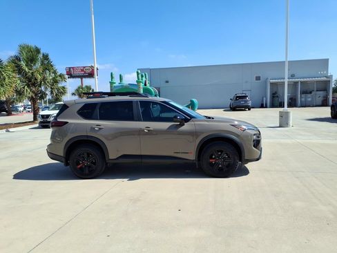 Used 2025 Nissan Rogue SV w/ Rock Creek Premium Package AWD/4WD image 7