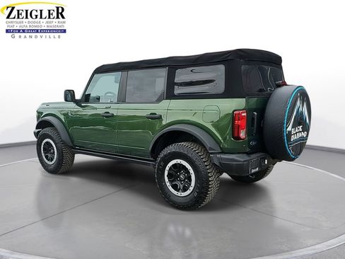 Used 2022 Ford Bronco Black Diamond w/ Sasquatch Package image 7