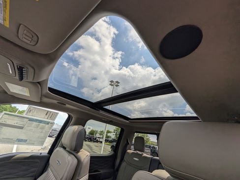 New 2025 Ford F250 Platinum w/ Platinum Plus Package image 34