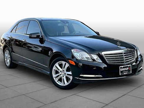 Used 2011 Mercedes-Benz E 350 4MATIC Sedan image 2