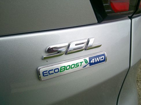 Used 2018 Ford Escape SEL image 15