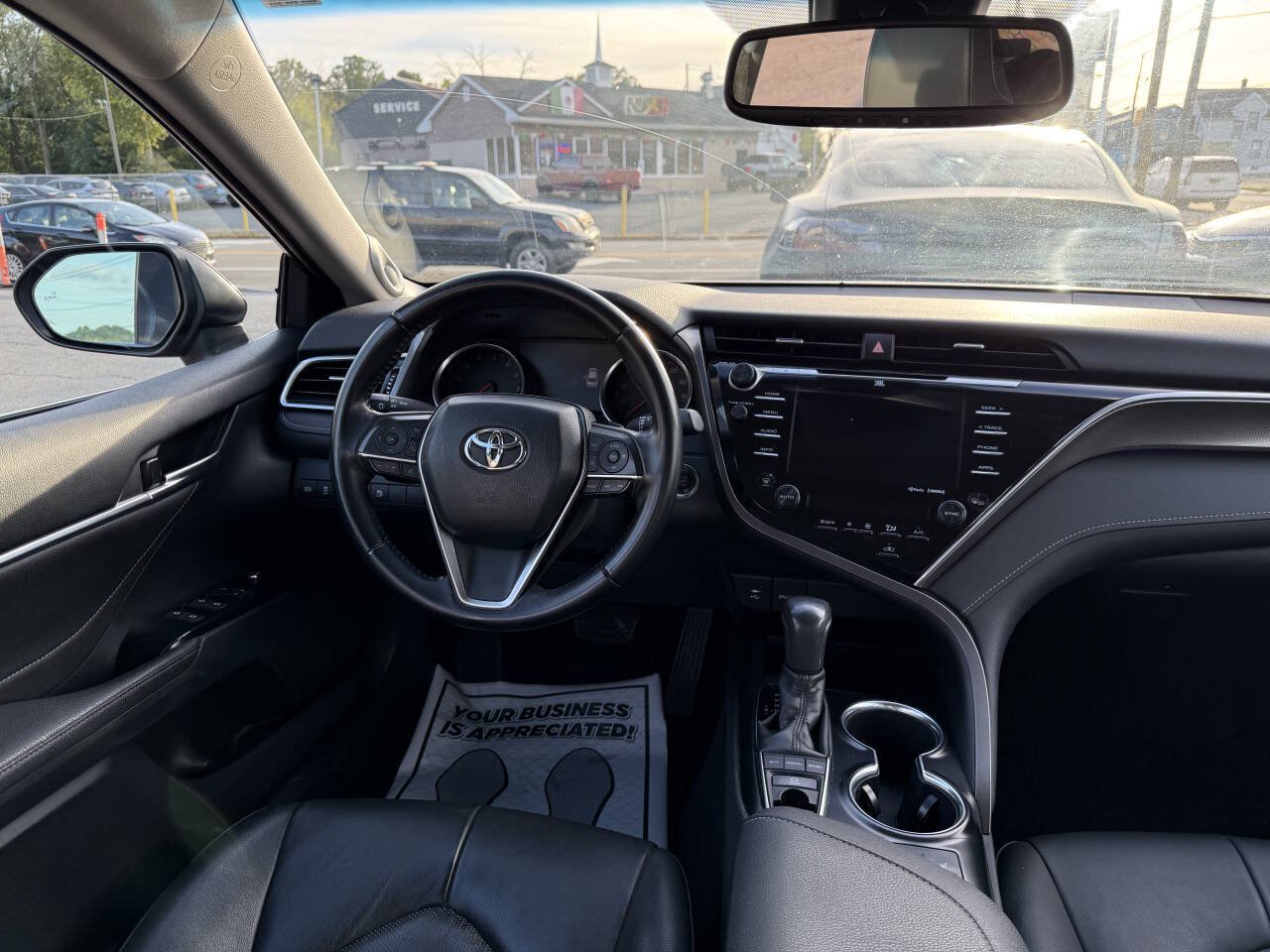 Used 2018 Toyota Camry XSE FWD image 11