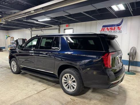 Used 2022 GMC Yukon XL SLT w/ SLT Premium Package AWD/4WD image 5