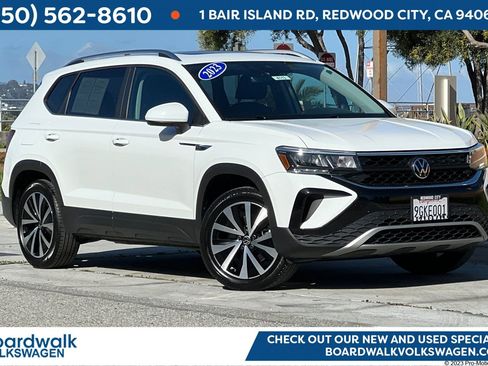 Used 2023 Volkswagen Taos SE w/ Panoramic Sunroof Package AWD/4WD image 1