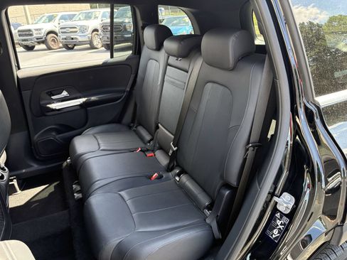 Used 2025 Mercedes-Benz GLB 250 image 18