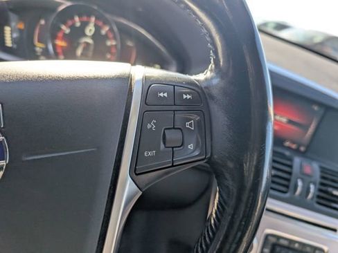 Used 2017 Volvo XC60 T6 Dynamic w/ Climate Package image 19