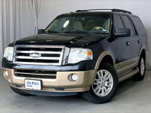 Used 2013 Ford Expedition XLT RWD image 2
