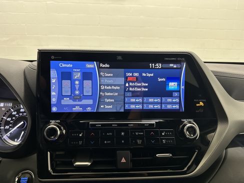 Used 2022 Toyota Highlander Platinum AWD/4WD image 23