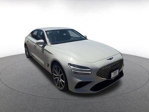 Used 2025 Genesis G70 2.5T AWD/4WD image 3