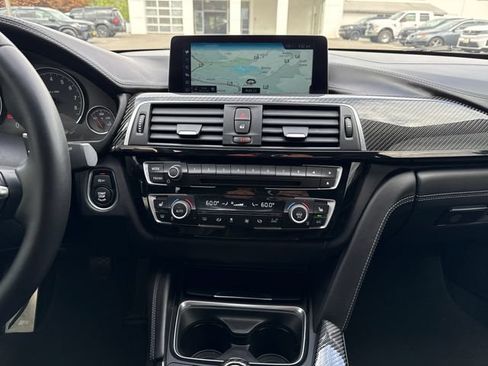 Used 2018 BMW M4 Coupe RWD image 22