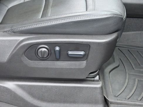 Used 2023 GMC Sierra 3500 Denali w/ Denali Ultimate Package image 33