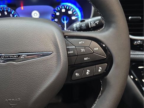 New 2026 Chrysler Pacifica Select w/ S Appearance Package image 13