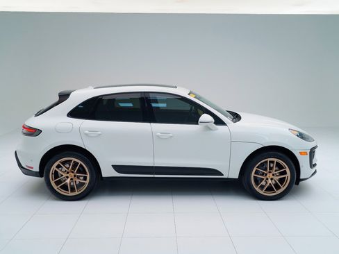 Used 2022 Porsche Macan image 8