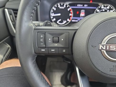 Used 2024 Nissan Rogue SV w/ SV Premium Package AWD/4WD image 19
