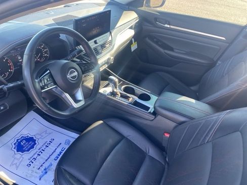 Used 2024 Nissan Altima 2.5 SR w/ SR Premium Package image 17