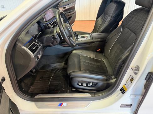 Used 2020 BMW 740i xDrive w/ M Sport Package AWD/4WD image 13