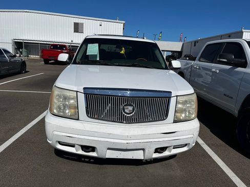 Used 2002 Cadillac Escalade AWD image 7