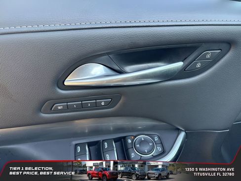 Used 2024 Cadillac XT4 Premium Luxury image 10